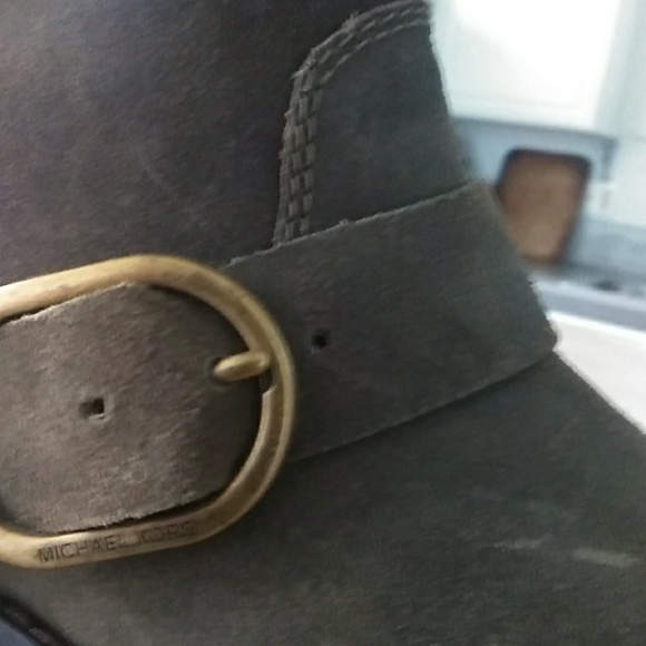 Women's Michael Kors boots size 7. - Picture 3 of 4